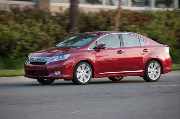 Lexus HS 250h ������� � ������������